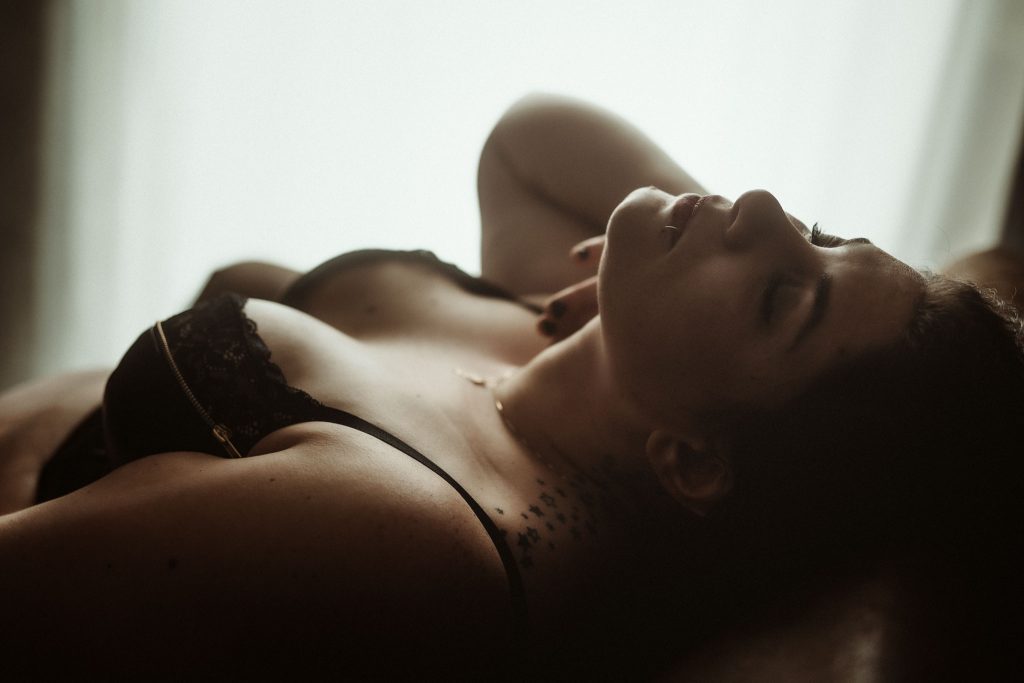 Boudoir Shooting, Plus Size Boudoir Stuttgart, Boudoir Fotografin Böblingen, Dessous Shooting, Aktshooting Stuttgart, Erotisches Fotoshooting, Boudoir Fotograf, Boudoir Fotostudio, Akt Fotografin, curvy boudoir suttgart,