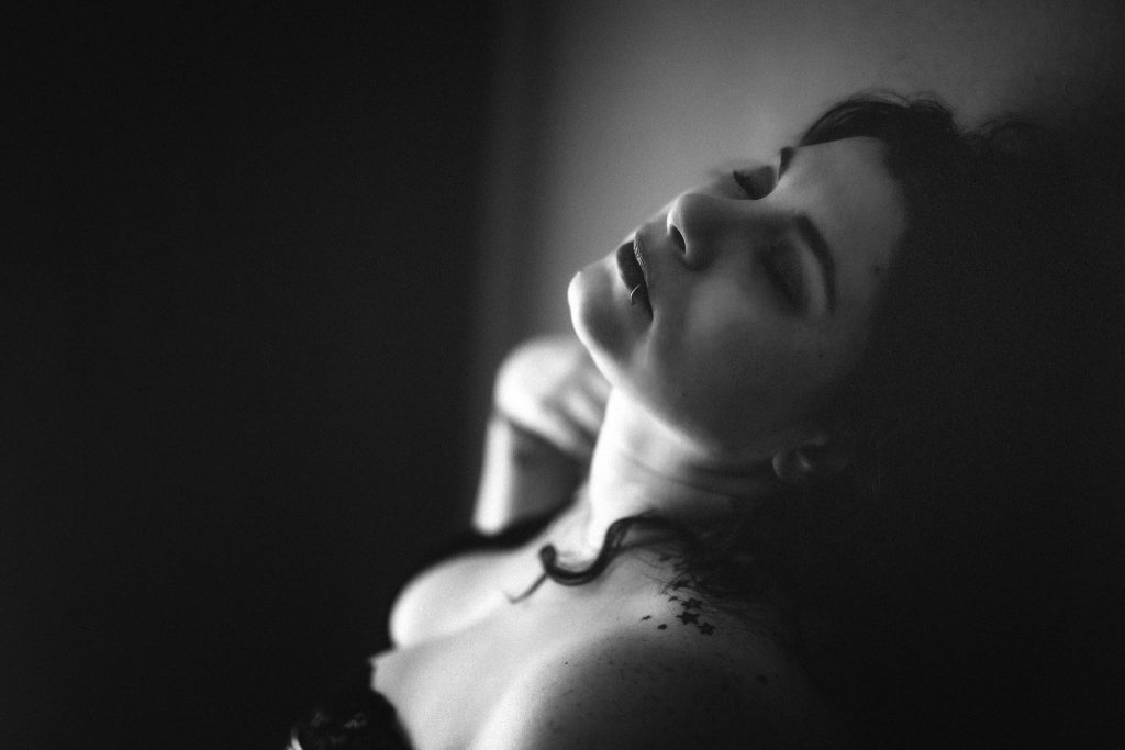 Boudoir Shooting, Plus Size Boudoir Stuttgart, Boudoir Fotografin Böblingen, Dessous Shooting, Aktshooting Stuttgart, Erotisches Fotoshooting, Boudoir Fotograf, Boudoir Fotostudio, Akt Fotografin, curvy boudoir suttgart,