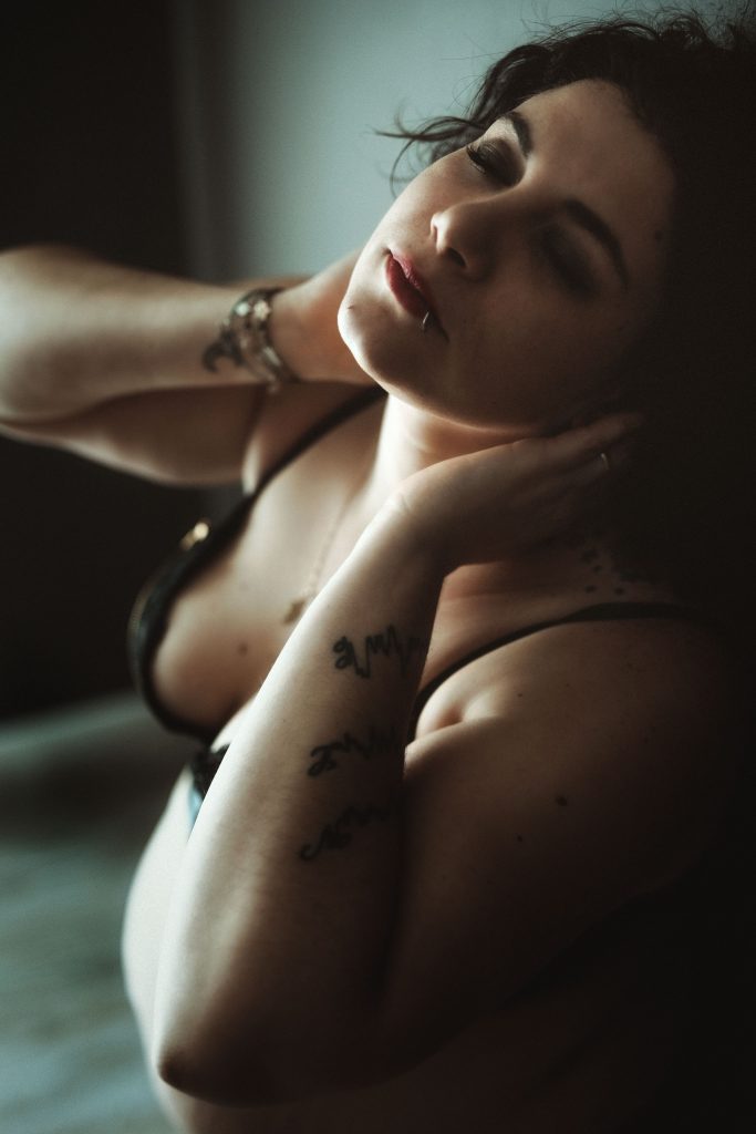 Boudoir Shooting, Plus Size Boudoir Stuttgart, Boudoir Fotografin Böblingen, Dessous Shooting, Aktshooting Stuttgart, Erotisches Fotoshooting, Boudoir Fotograf, Boudoir Fotostudio, Akt Fotografin, curvy boudoir suttgart,