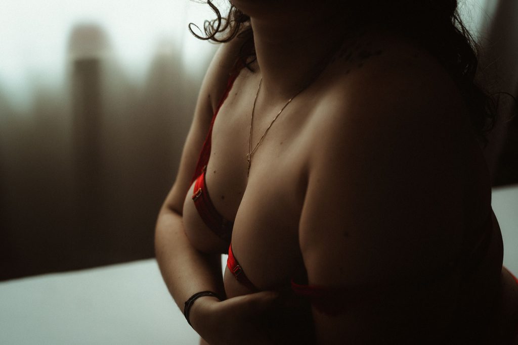 Boudoir Shooting, Plus Size Boudoir Stuttgart, Boudoir Fotografin Böblingen, Dessous Shooting, Aktshooting Stuttgart, Erotisches Fotoshooting, Boudoir Fotograf, Boudoir Fotostudio, Akt Fotografin, curvy boudoir suttgart,