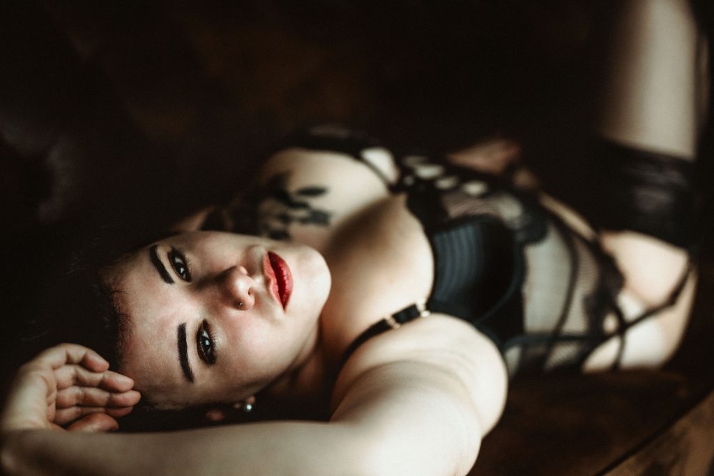 Boudoir Shooting, Plus Size Boudoir Stuttgart, Boudoir Fotografin Böblingen, Dessous Shooting, Aktshooting Stuttgart, Erotisches Fotoshooting, Boudoir Fotograf, Boudoir Fotostudio, Akt Fotografin, curvy boudoir suttgart,